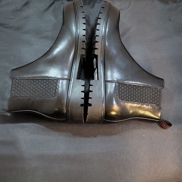 BRAND NEW GUESS MEN'S DOLAS CHELSEA BOOT - Picture 10 of 14